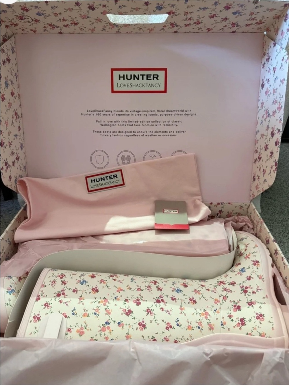 ✨🎀LoveShackFancy X Hunter Floral Rain Boots Cream/white/Pink & Blue Flower - Picture 3 of 14